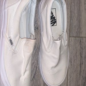 white vans size 7.5!🤩🤩